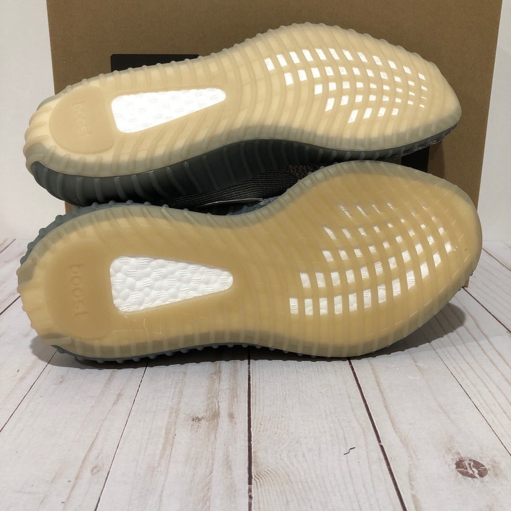 🔴SOLD🔴Mens Adidas Yeezy Boost 350 V2 Israfil - Picture 5 of 13